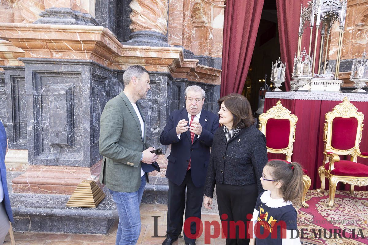 La vicaría de Cartagena, la UCAM, junto a asociaciones y peregrinos de toda España se ponen a los pies de la Vera Cruz