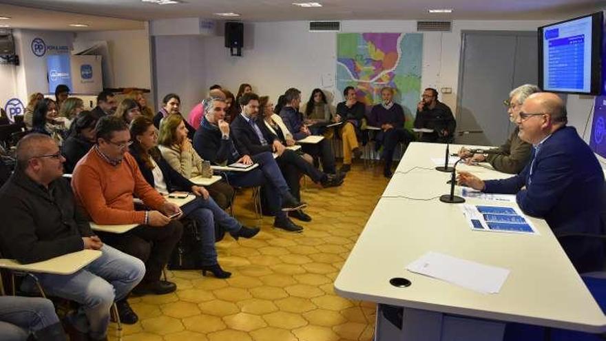 Primera reunión del nuevo comité ejecutivo del PPdeOU. // FdV