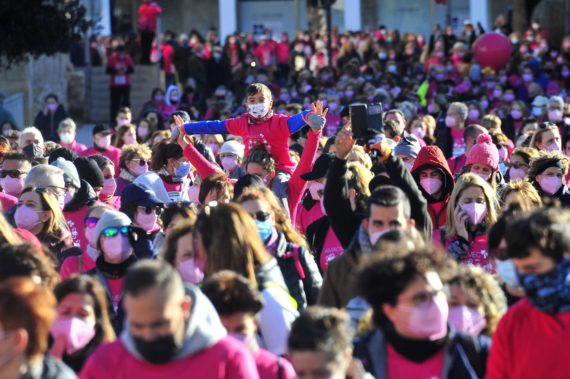 Marcha solidaria contra el cancer de mama