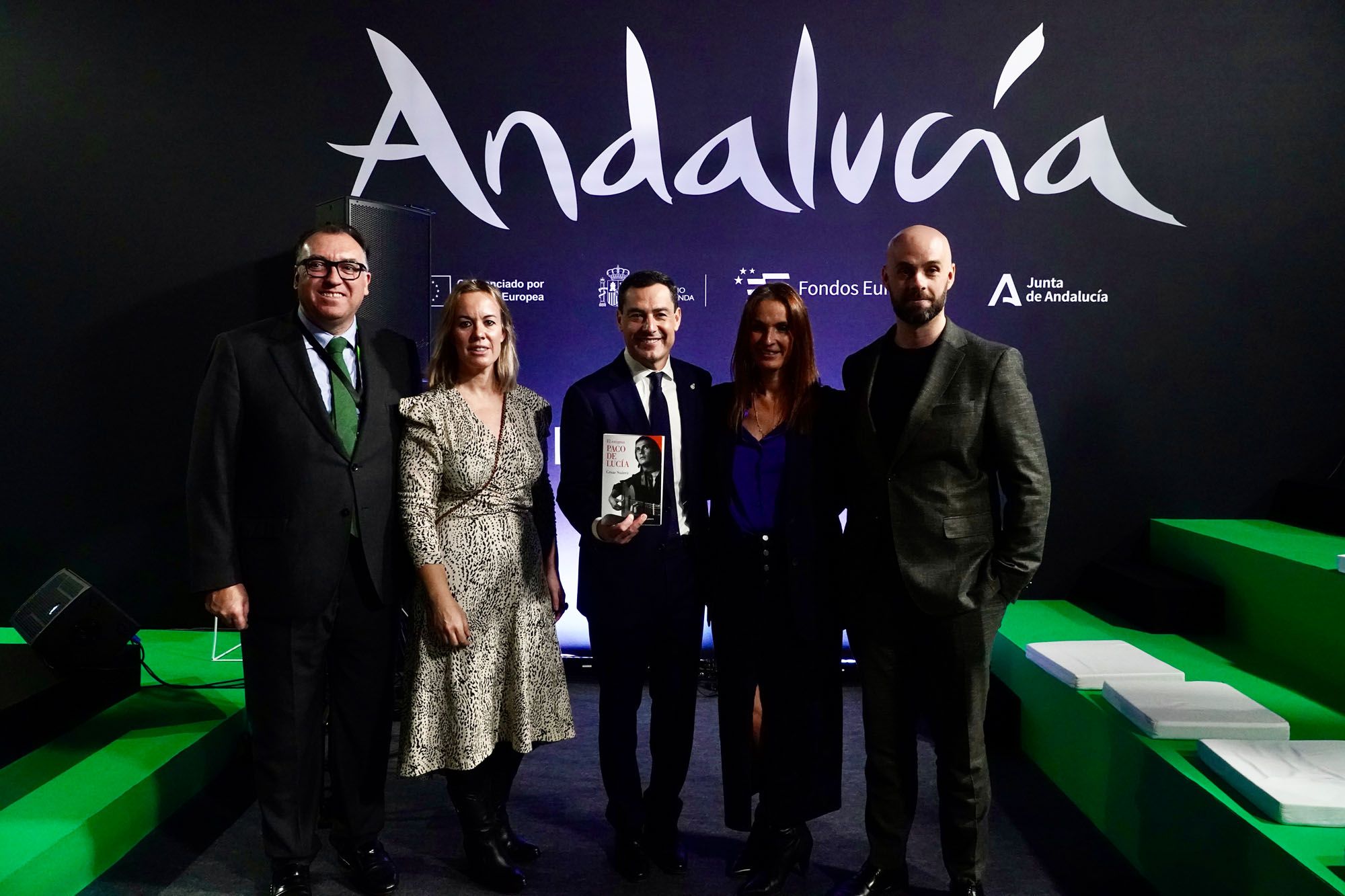 Juanma Moreno, en la jornada inaugural del stand de Andalucía en Fitur 2024.