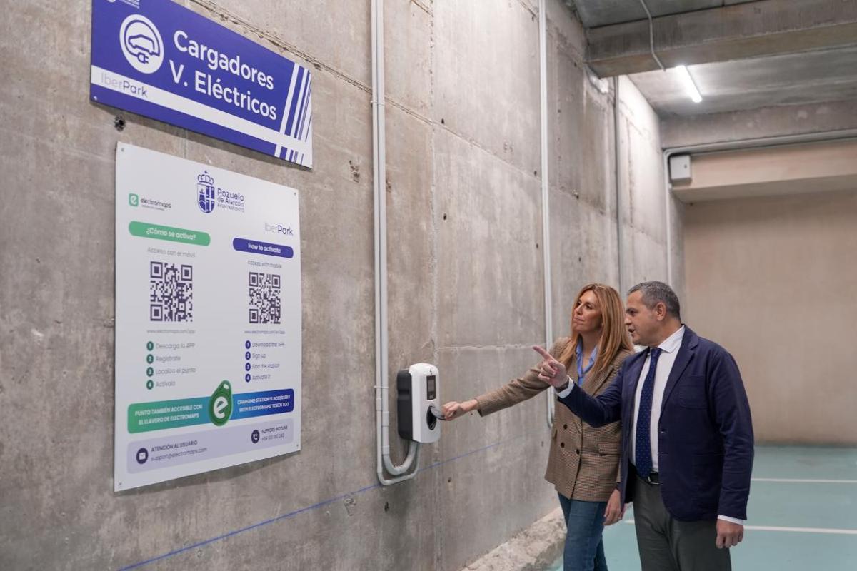 Jorge Rodrigo, junto a Paloma Tejero, visita en Pozuelo de Alarcón uno de los siete nuevos aparcamientos del programa Aparca+