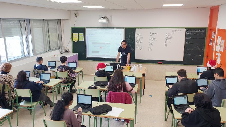 Institutos vigueses comienzan a trabajar con ChatGPT en las aulas reformulando la docencia