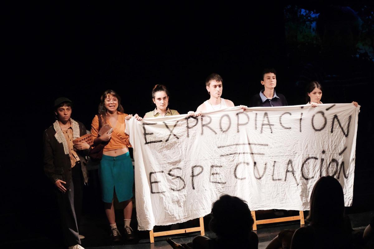 Escena de 'Un verano por metro cuadrado', del colectivo 7 Minutos de Gloria