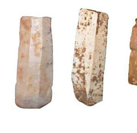 Láminas de sílex que apuntan a la ocupación de la braña desde la Edad de los Metales.