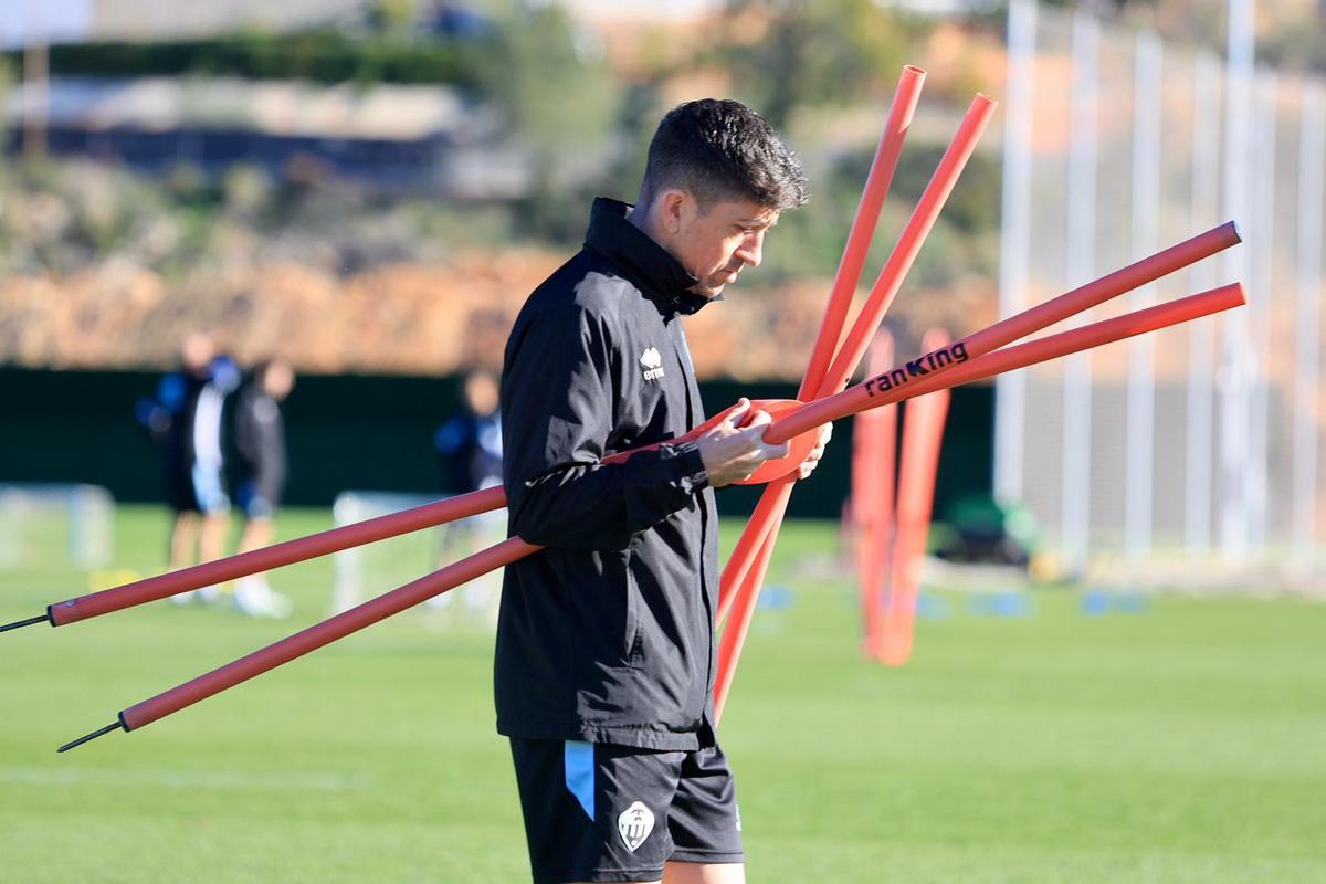 Pablo Hernández, en el entrenamiento del CD Castellón en la ciudad deportiva Globeenergy.