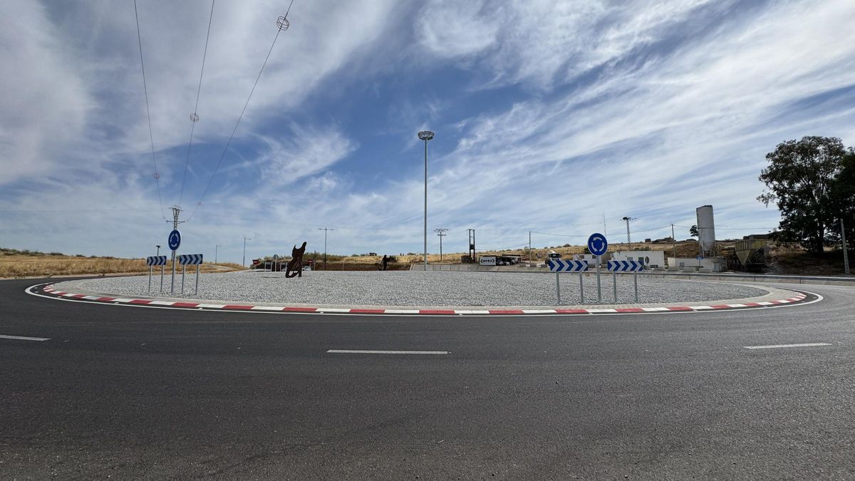 Nueva rotonda de El Torruco, en el término municipal de Villanueva de la Serena.