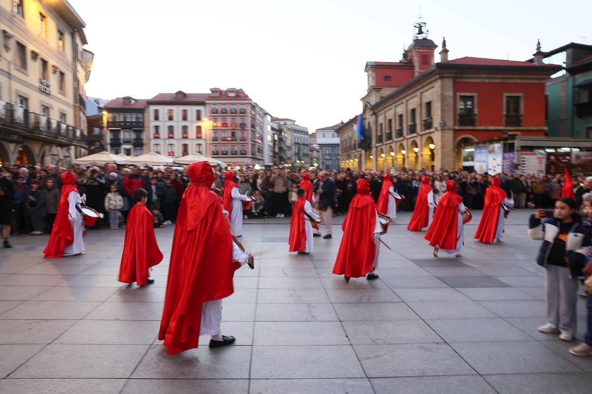 EN IMÁGENES: La multitudinaria prcesión de San Pedro en Avilés