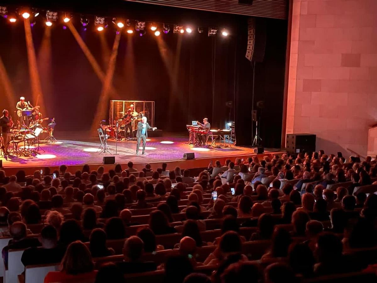 Concierto de Víctor Manuel en Cáceres.