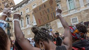 Els abusos policials, la principal denúncia davant SOS Racisme a Catalunya