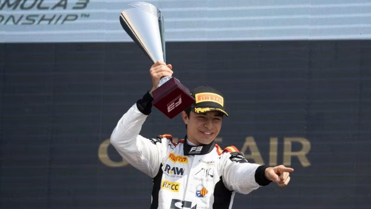 Pepe Martí celebrando su triunfo en Montmeló