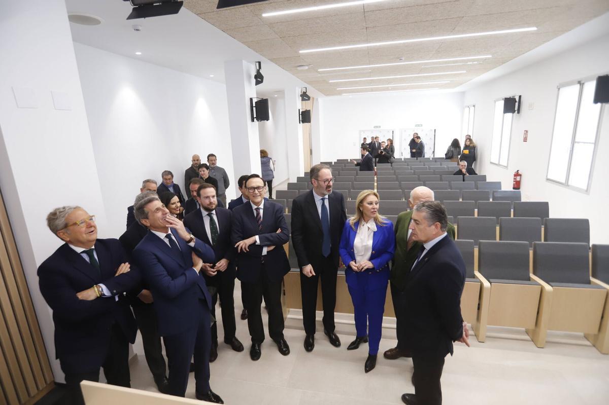 A.J.González Córdoba Los consejeros de Sanidad, Presidencia y Emergencias, Antonio Sanz, de Economía, Hacienda, Fondos Europeos y Diálogo Social, Carolina España, y de Universidad, Investigación e Innovación, José Carlos Gómez Villamandos, inauguran, junto al presidente del Parlamento de Andalucía, Jesús Aguirre, el nuevo edificio administrativo de la Junta de Andalucía en Córdoba. Delegación del gobierno de la Junta de Andalucía