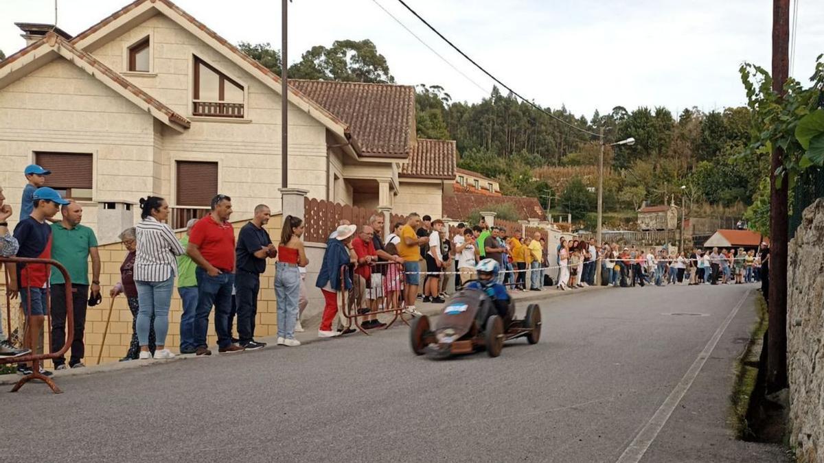 Medio centenar de carrilanas recorren los viales de Arcade de Riba | FDV