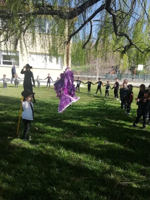 Carnaval en Galicia 2019 | Los alumnos del CEIP Ponte Sampaio pone fin a su entroido