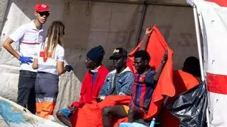 Catalunya acoge ya a 2.000 migrantes procedentes de Canarias