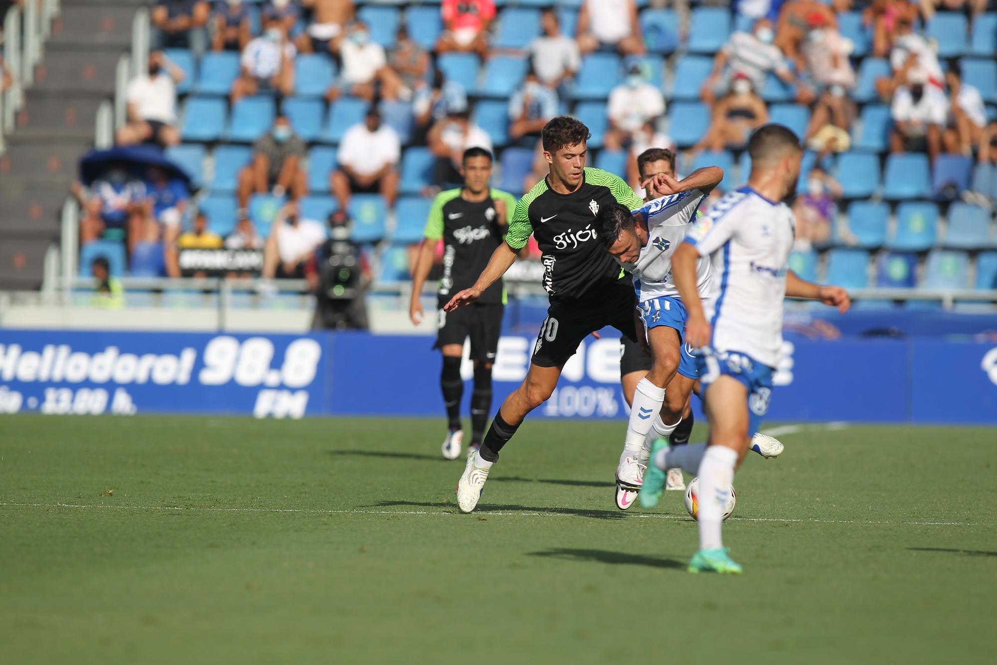 El partido entre el Tenerife y el Sporting, en imágenes