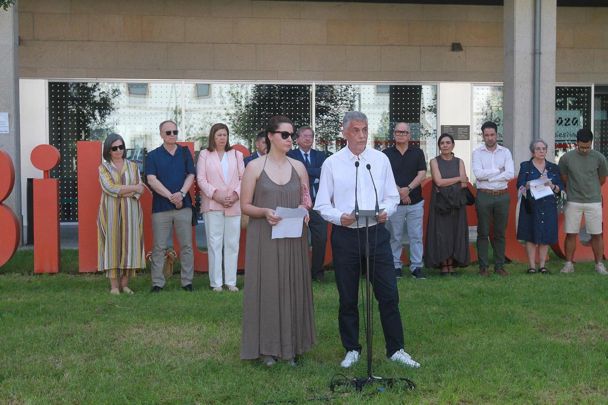 Representantes de la asociación de memoria Campo de Aragón, durante su intervención en el acto de este sábado.