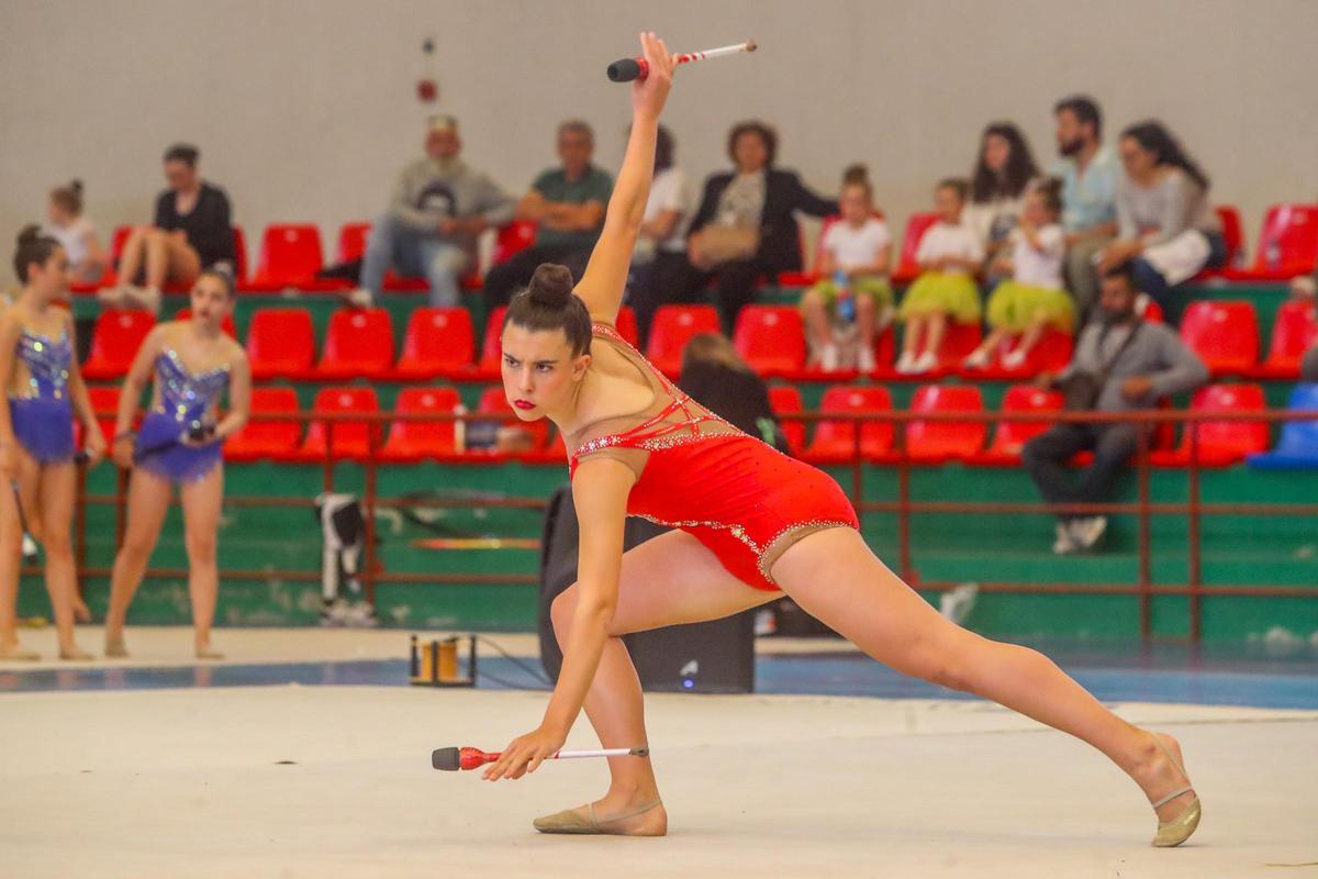 El Torneo Vilarousa hace de la gimnasia rítmica un espectáculo en Catoira
