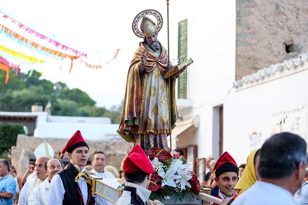 Sant Agustí festeja a su patrón con una jornada llena de tradición y baile.