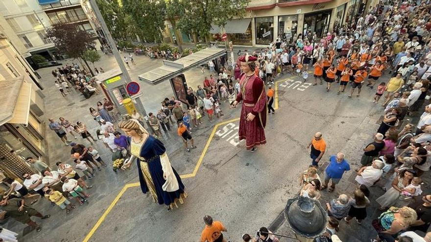 Blanes ret homenatge a la tradició gegantera amb una multitudinària trobada