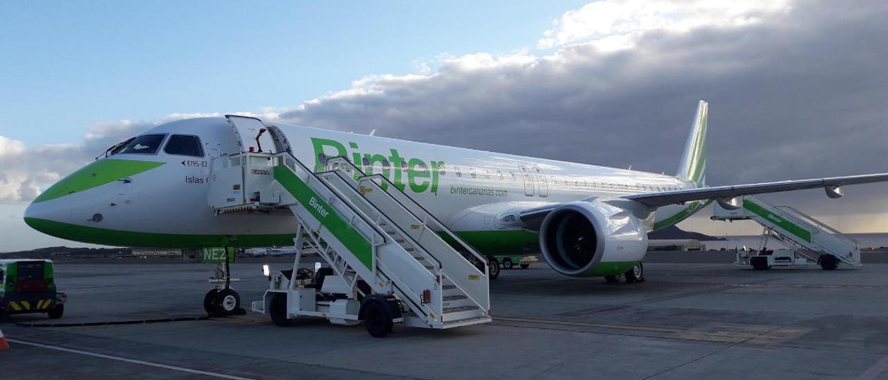 La compañía Binter se queda como único operador aéreo entre las islas