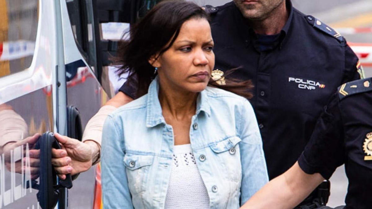 Ana Julia Quezada, custodiada por la Policía.