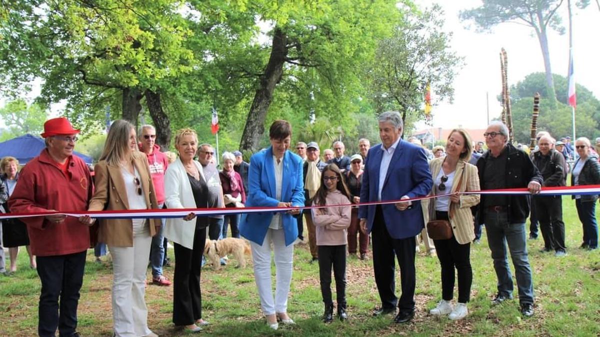 La alcaldesa de Segorbe, durante la inauguración de la Feria de las Flores.