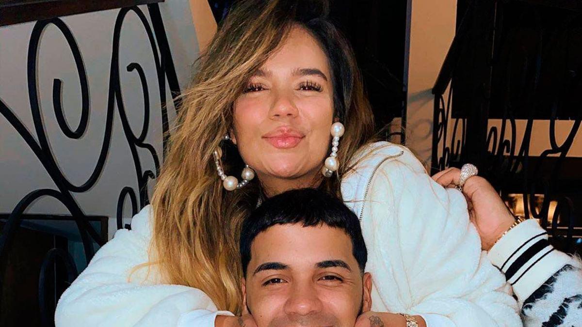 Karol G y Anuel AA, posado romántico para Instagram