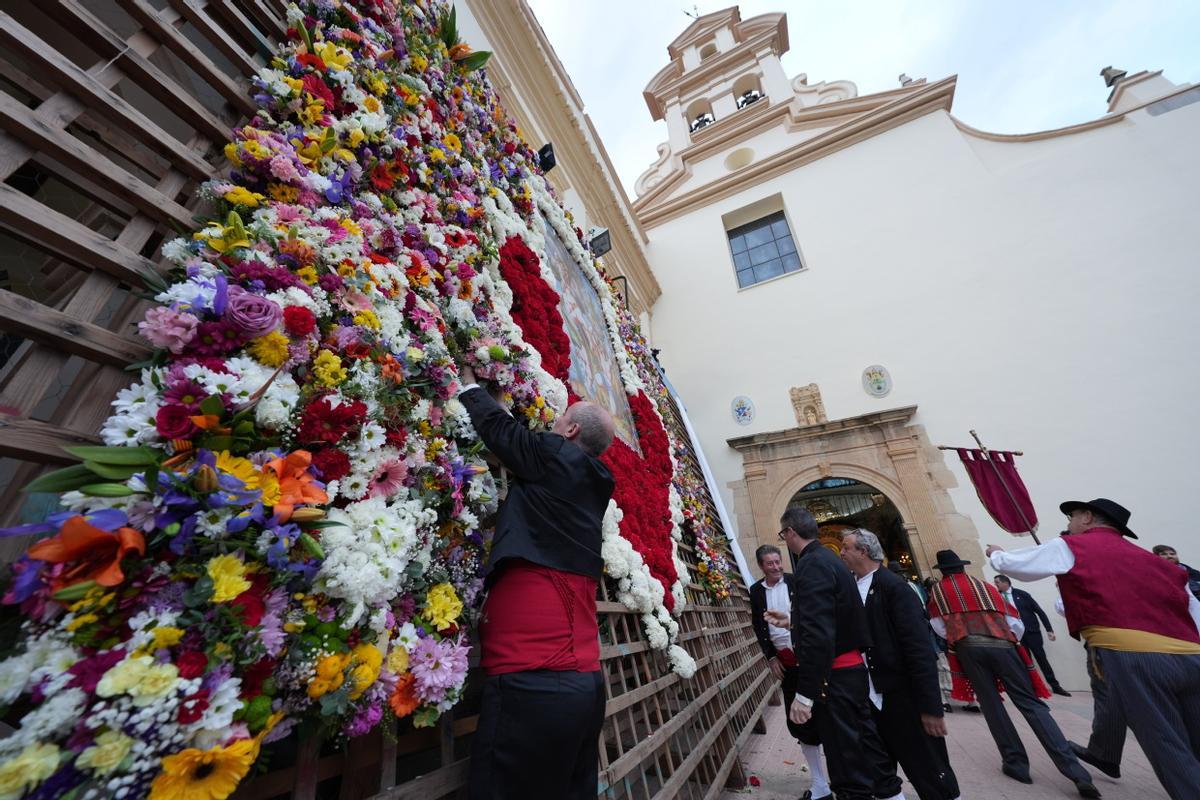 Ofrenda a la Mare de Déu del Lledó