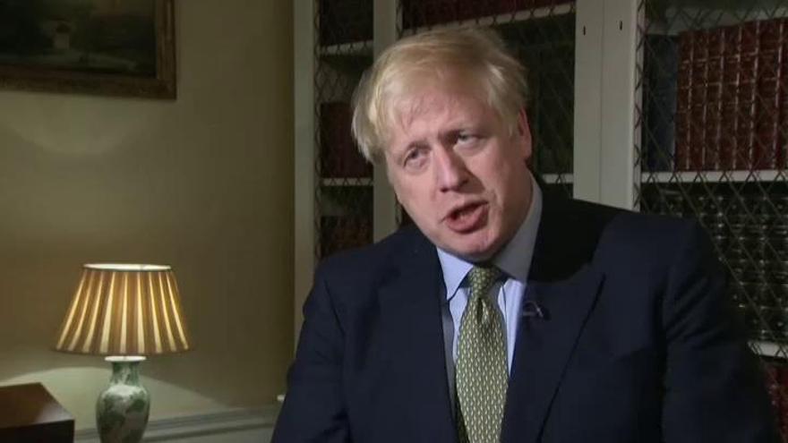 Suministran oxígeno a Boris Johnson, hospitalizado por coronavirus