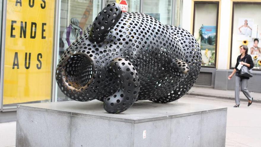 Una escultura de Tony Cragg.