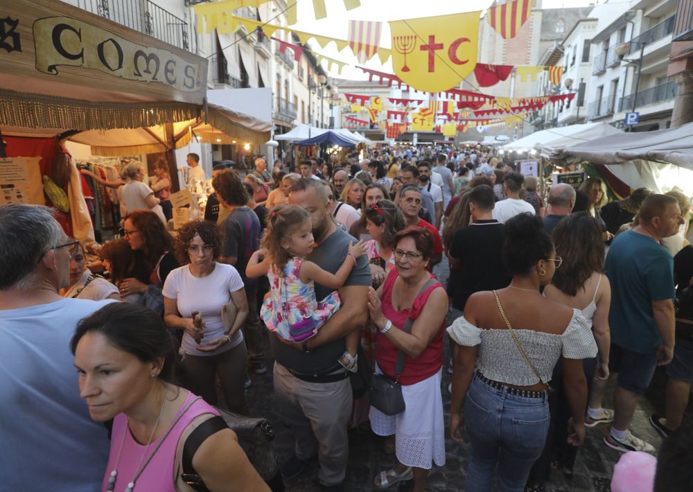Mercado medieval por el 9 d'Octubre en Sagunt