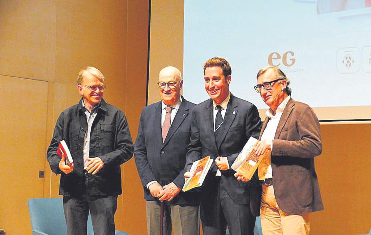 Playà, Llorca, Masquef i Madrià, presentant el llibre a Figueres.