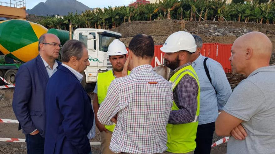 Anselmo Pestana y José Luis Delgado mantuvieron una reunión de trabajo para analizar el estado de las obras.