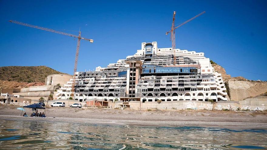 Presentan cuatro recursos contra la nulidad de la licencia del hotel de El Algarrobico