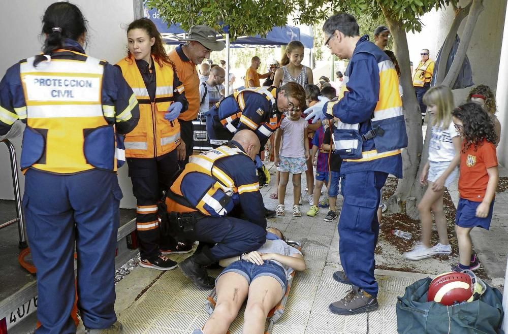 Demostración del las agrupaciones de Protecció Civil de Montuïri