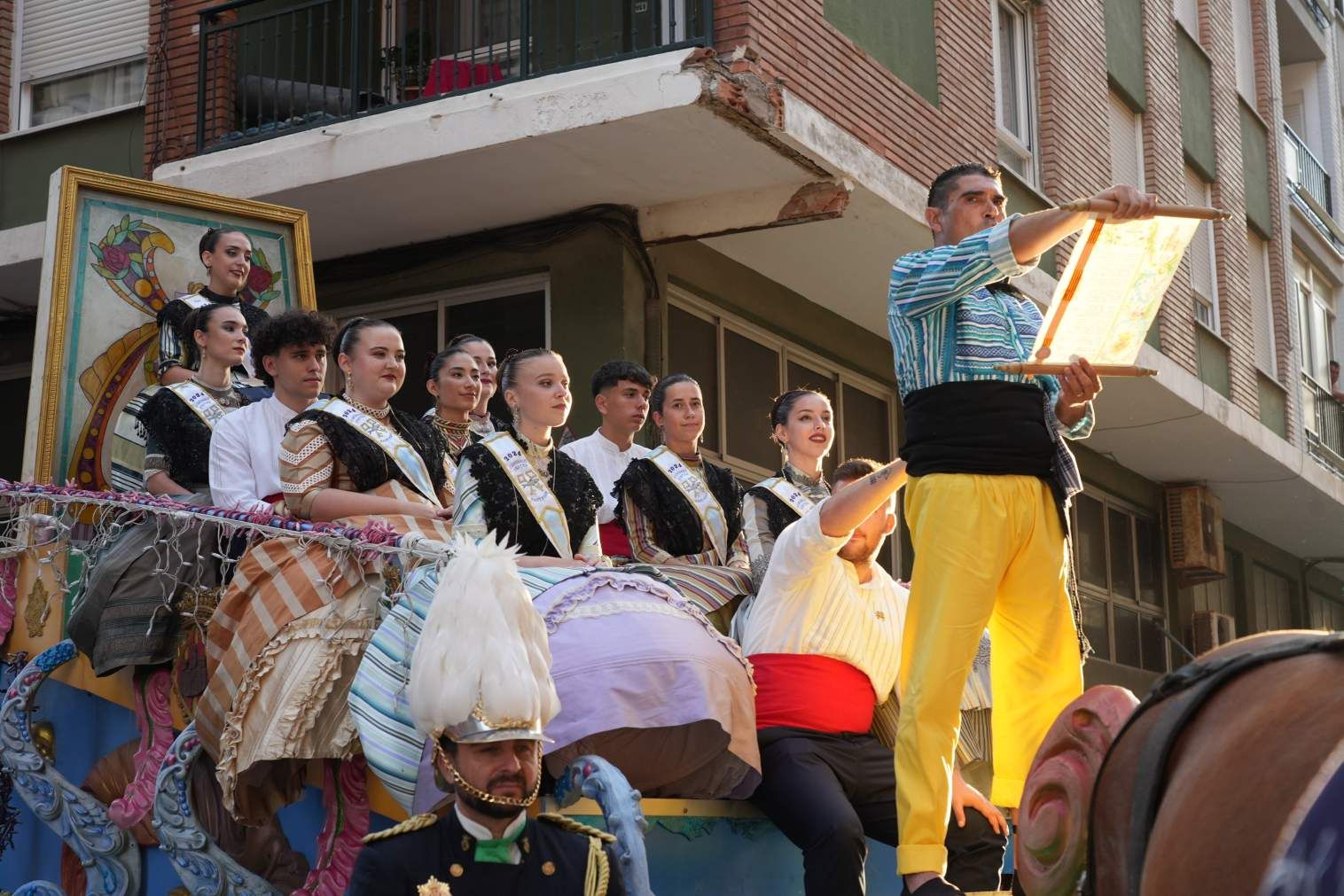 El Grau da inicio a las fiestas de Sant Pere con pólvora, bous y música