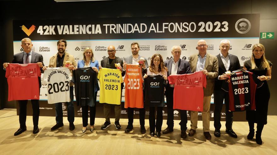 Acto de hermanamiento de Maratón Valencia Trinidad Alfonso  y los clubes de élite