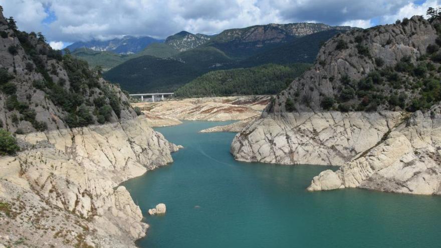 El pantà de la Llosa del cavall, mig buit, l’agost passat | ARXIU/ARNAU VALVERDE