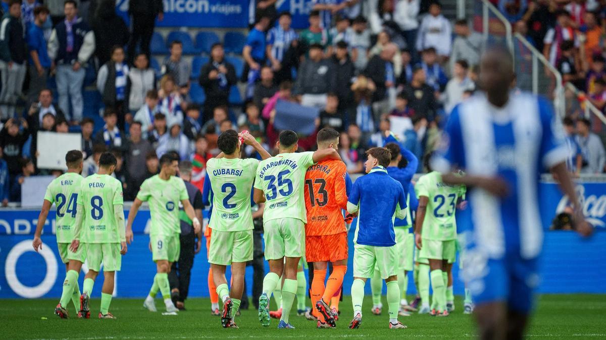 Equipo del Barça tras finalizar el partido contra el Alavés.