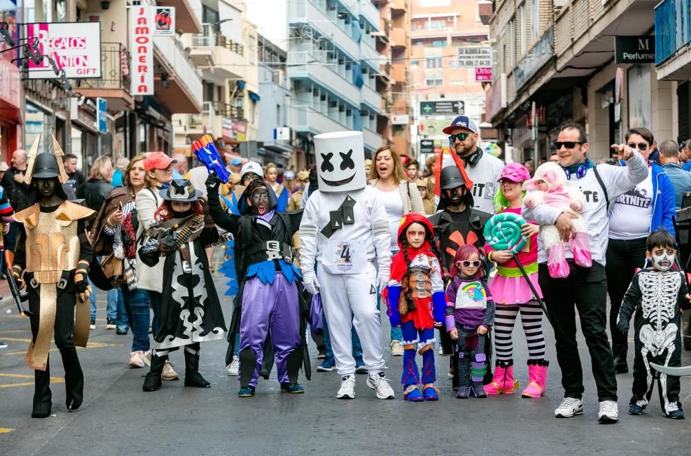 Los más pequeños desfilan en el Carnaval Infantil de Benidorm.