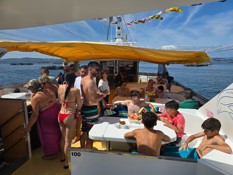 Así se disfruta de los catamaranes de O Grove.