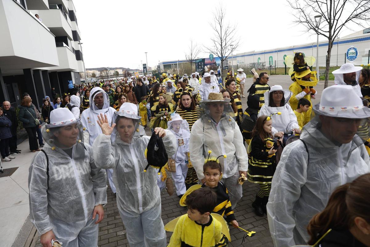 El desfile del Antroxu en la zona oeste de Gijón, en imágenes