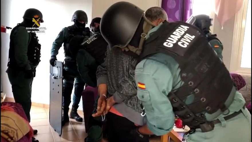 The Civil Guard dismantles a network on the island of Tenerife dedicated to introducing large amounts of hashish from Africa