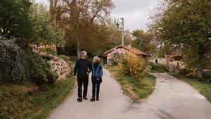 Javier e Isabel, los únicos habitantes de Crespos, en Burgos, durante todo el año.