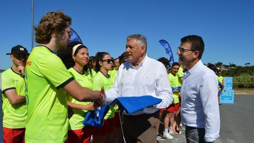 Sanxenxo inicia la temporada de playas con el izado de 18 banderas azules