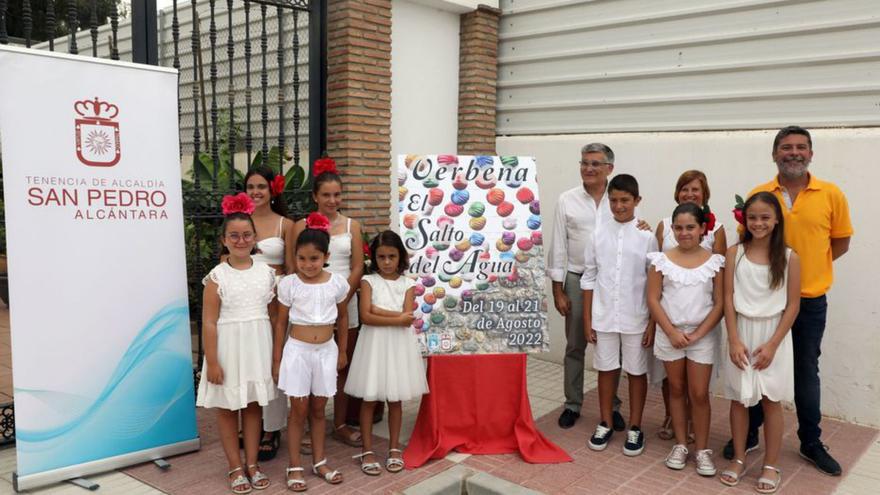 Vecinos de El Salto del Agua, en la presentación de la verbena. | L.O.