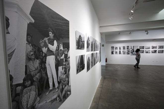 Galería de imágenes de la exposición fotográfica de Sa Nostra Sala en Sant Josep