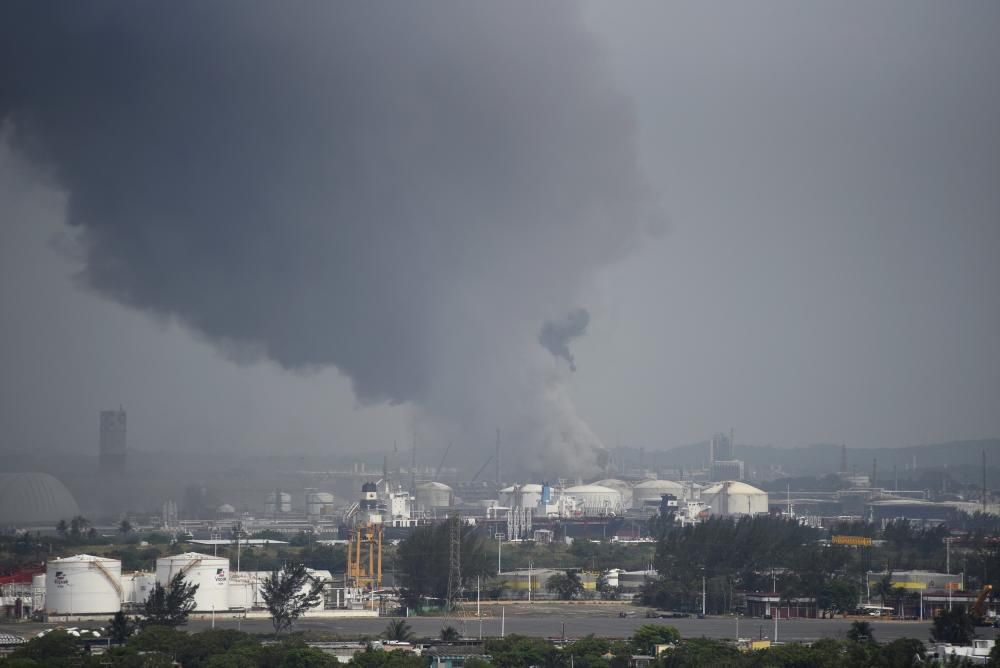 La explosión en una planta de Pemex deja tres muertos