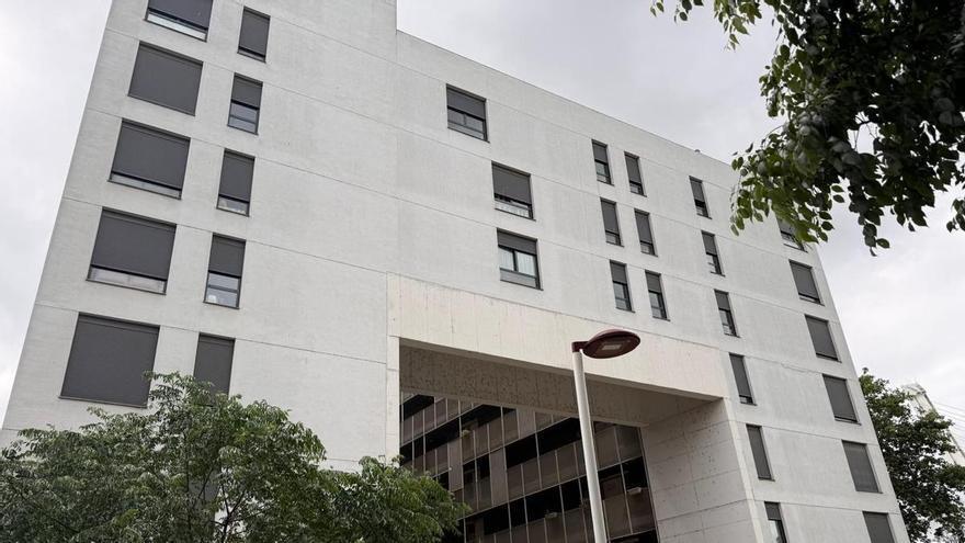 Los vecinos de las VPO de Jiménez Becerril se levantan contra el fondo que compró su bloque: "Están subiendo alquileres un 40%"