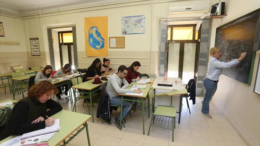 Las escuelas de idiomas de Extremadura ofertarán el nivel C1 desde el próximo curso